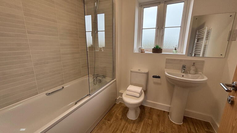 Plot 90 bathroom 