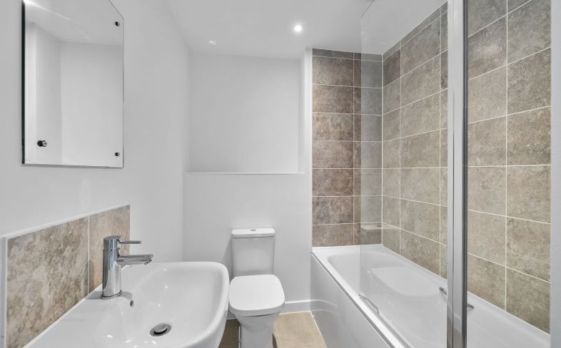 Plot 26 Primrose Meadows bathroom 